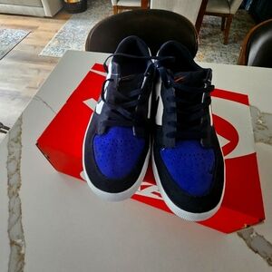 Nike Men's SB 58 Blue and Black and White Sneakers